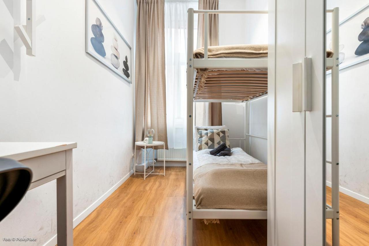 Nice Central City Room