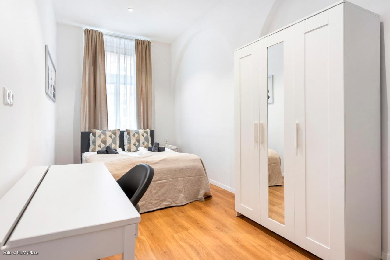 Nice Central City Room