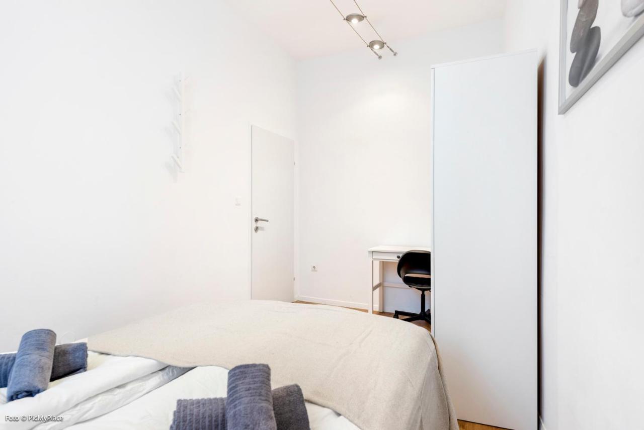 Nice Central City Room *