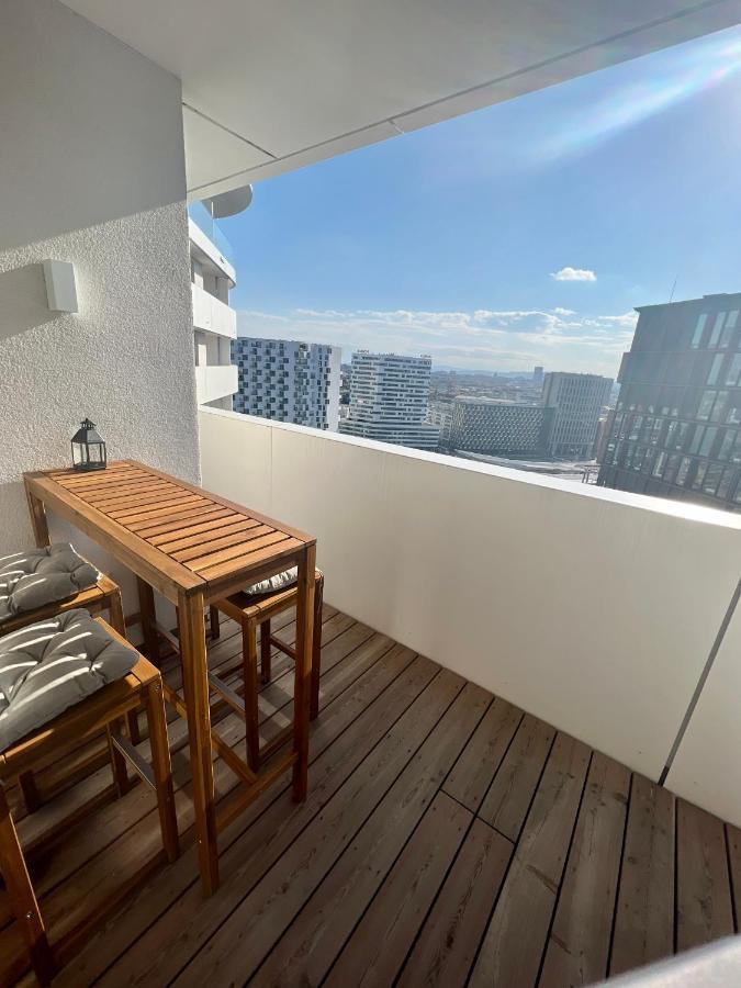 The View-16.13 Quartier Belvedere Apartment Wien