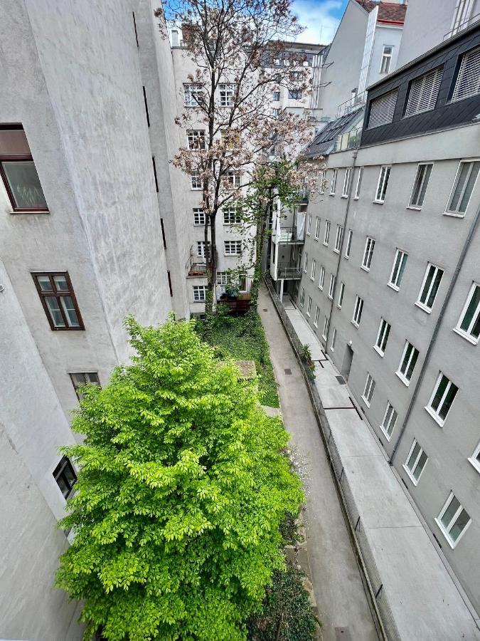 Schone In Zentrum Josefstadt * Vienna