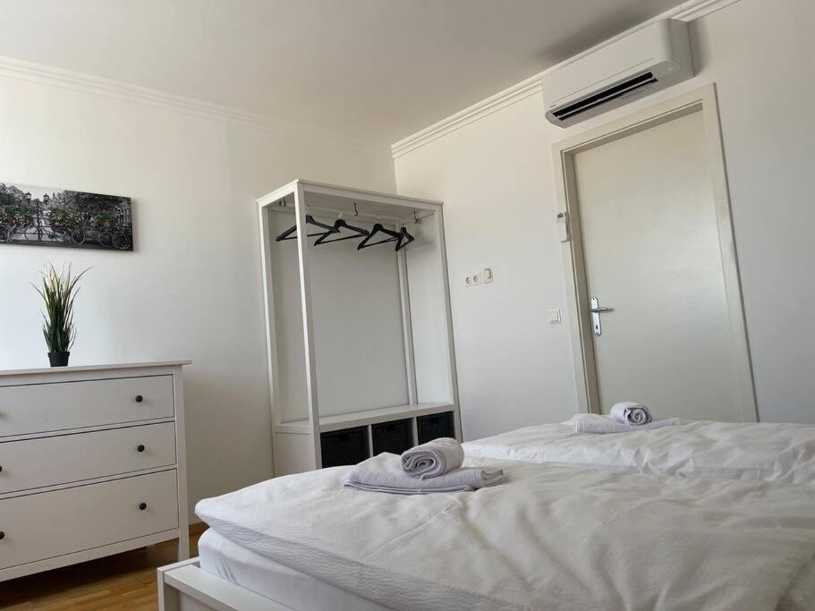 Apartment Dachgeschoss Fuer 4 Mit Terrasse