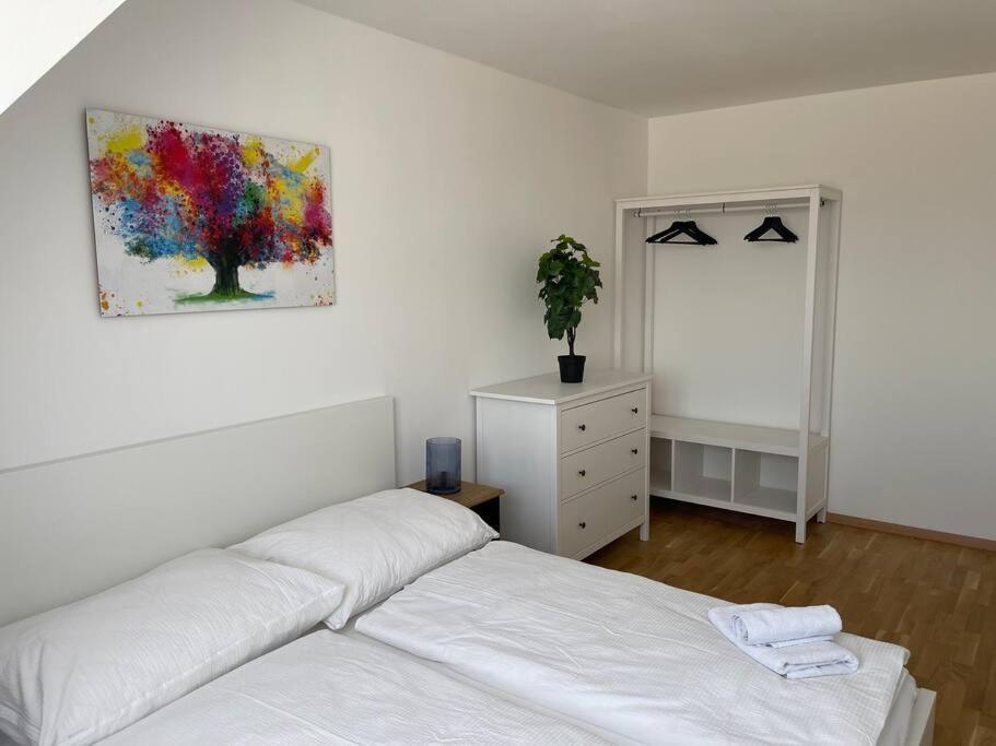 Apartment Dachgeschoss Fuer 4 Mit Terrasse Wien