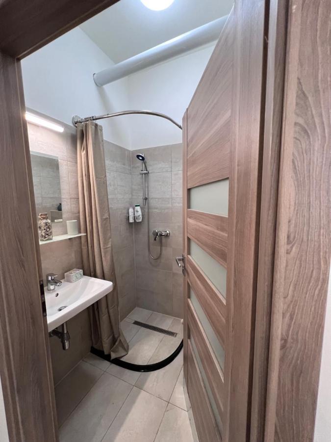 Appartamento Cozy Market-square Retreat Located In The Heart Of The 10th District *