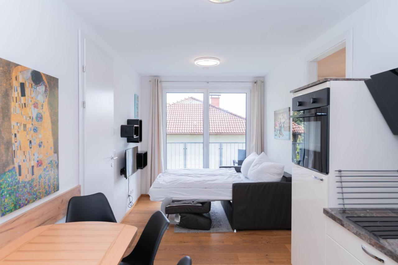 Modern With Private Balcony Near City Center Vienna
