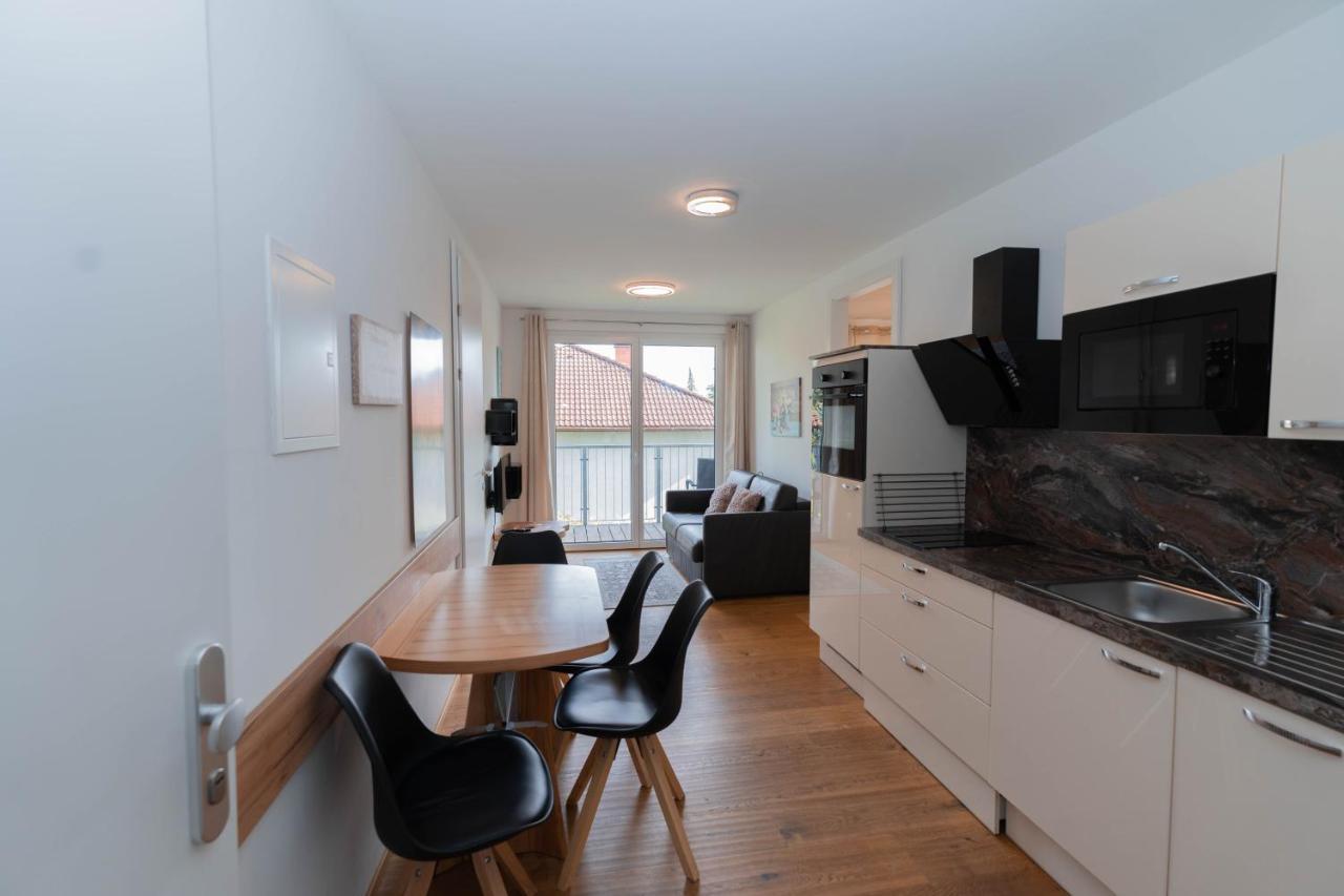 Apartment Modern With Private Balcony Near City Center *