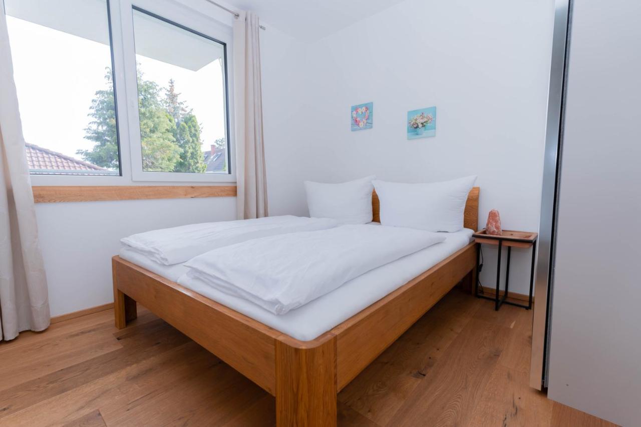 Apartment Modern With Private Balcony Near City Center