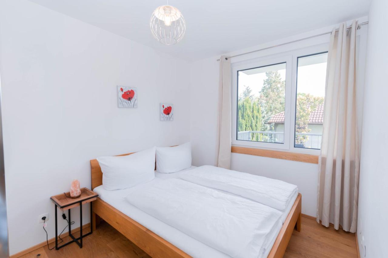 Apartment Modern With Private Balcony Near City Center