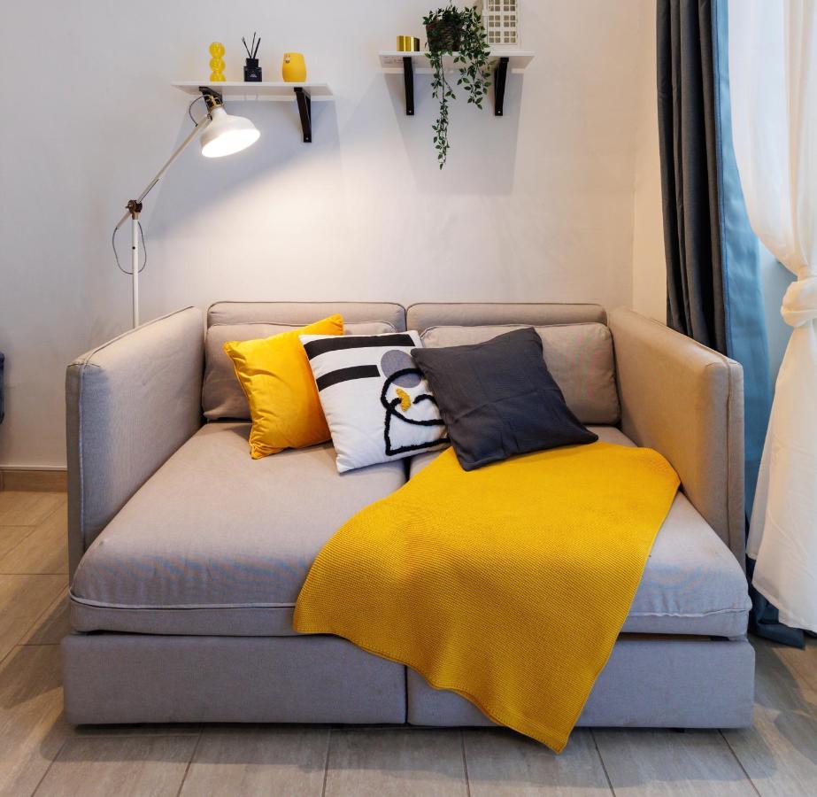 Cozy Market-square Retreat Located In The Heart Of The 10th District Appartamento *