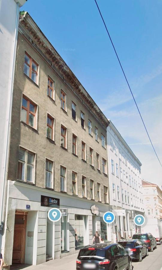 Appartamento Cozy Market-square Retreat Located In The Heart Of The 10th District Vienna