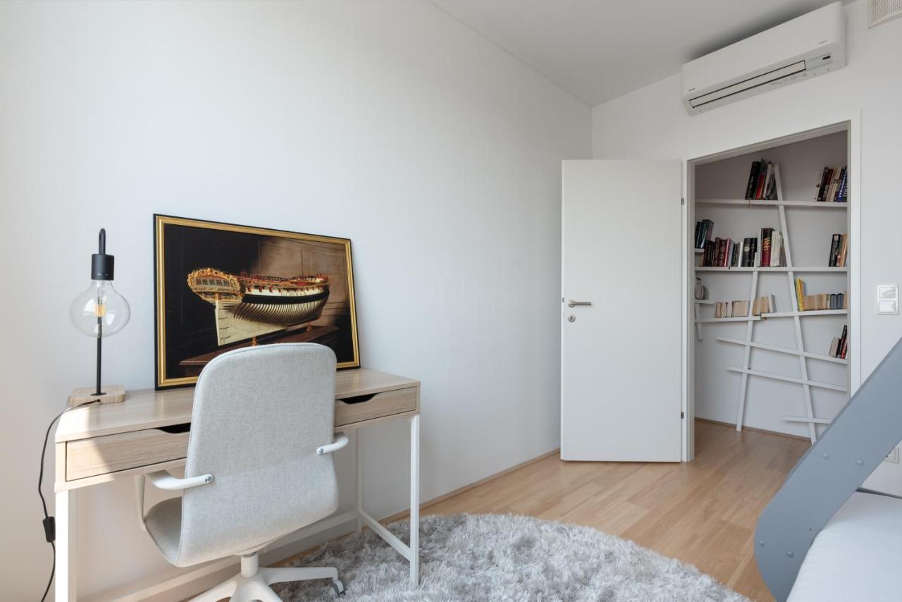 Luxus Ueber Den Wolken, 18. Stock Mit Klimaanlage Und Garage Apartment Vienna