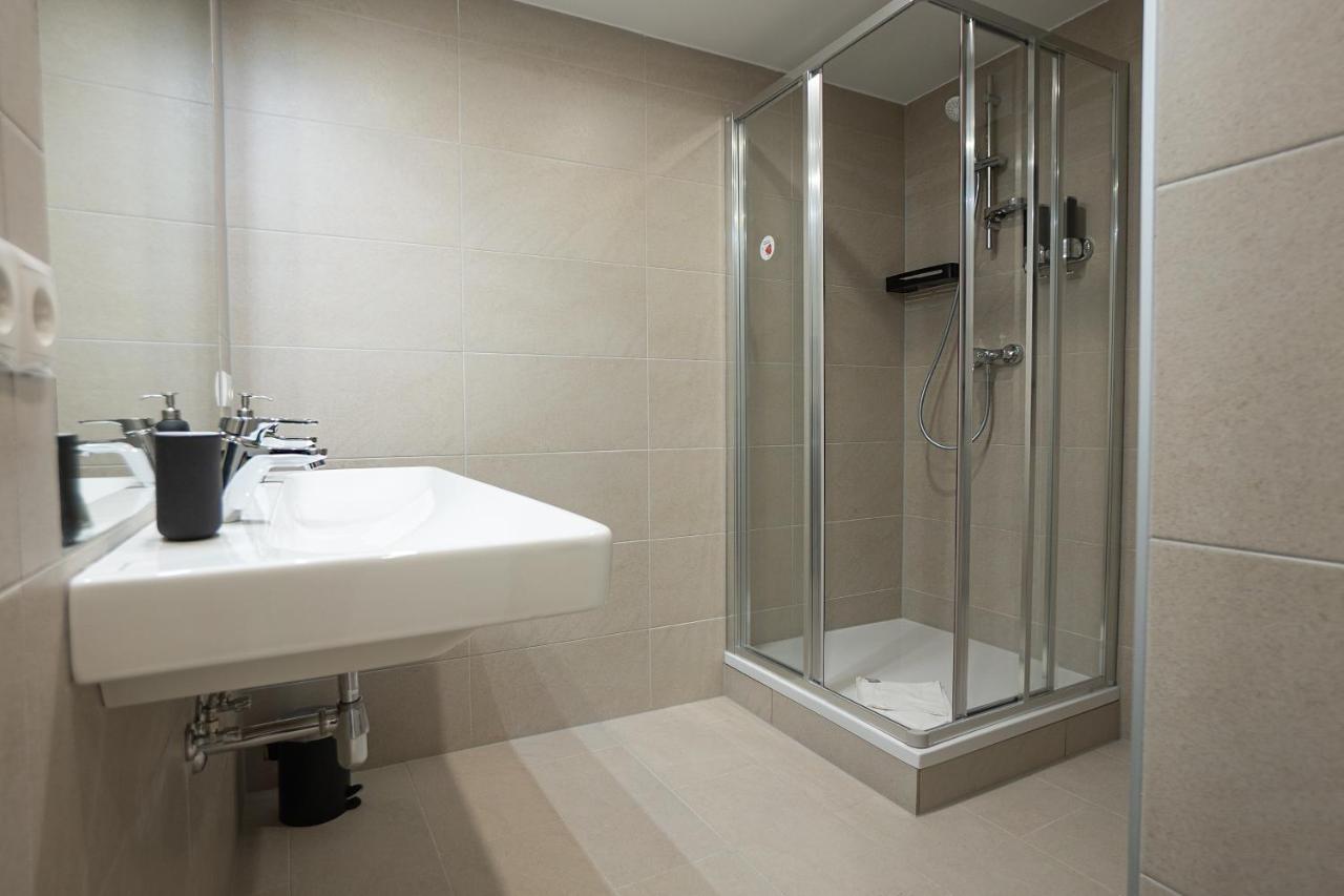1br With A Queen-size Bed And Terrace - Contactless 24h Check-in Apartment