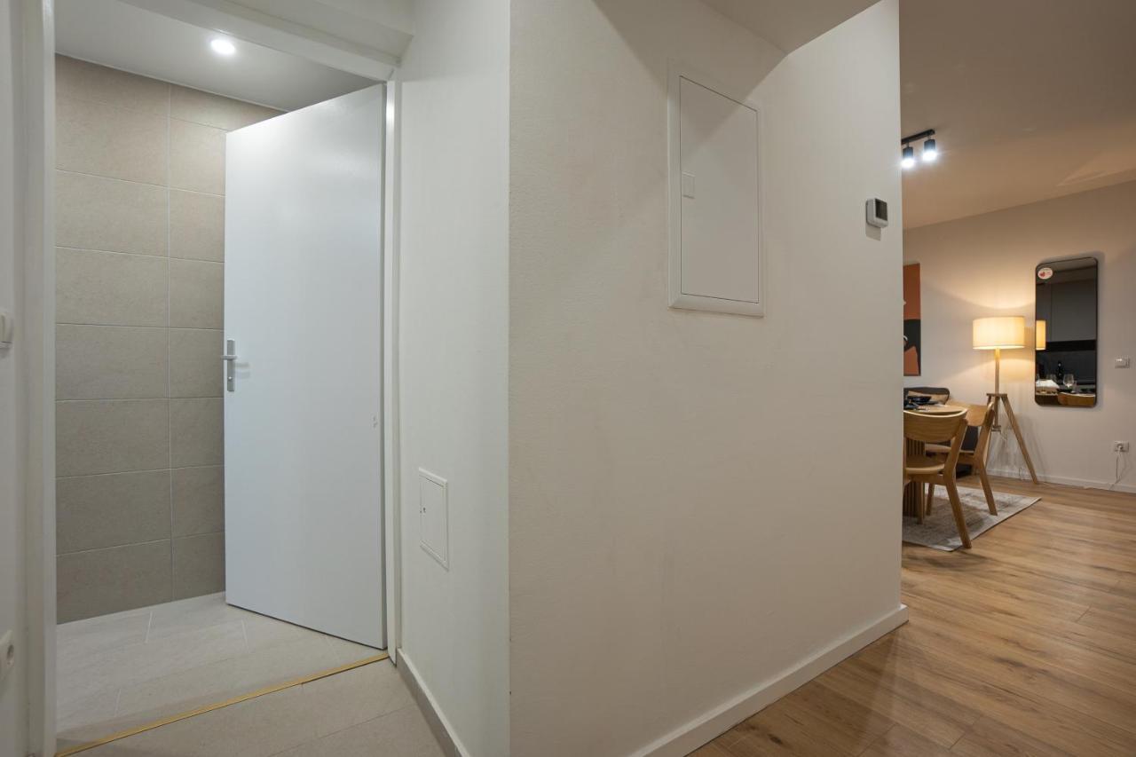 1br With A Queen-size Bed And Terrace - Contactless 24h Check-in Wien