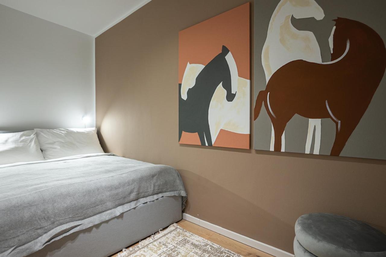 1br With A Queen-size Bed And Terrace - Contactless 24h Check-in Wien