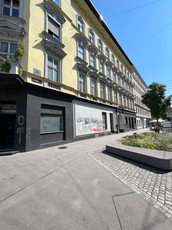Apartment Sunny Next To Metro 1br *
