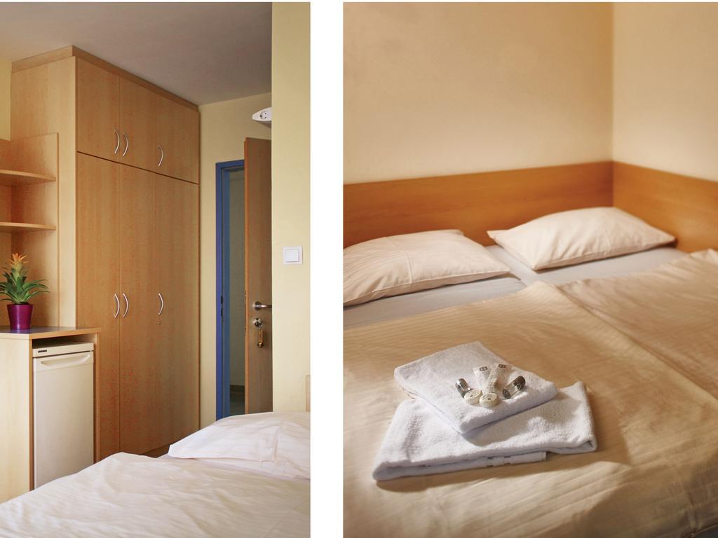 Strawberry Hostel *