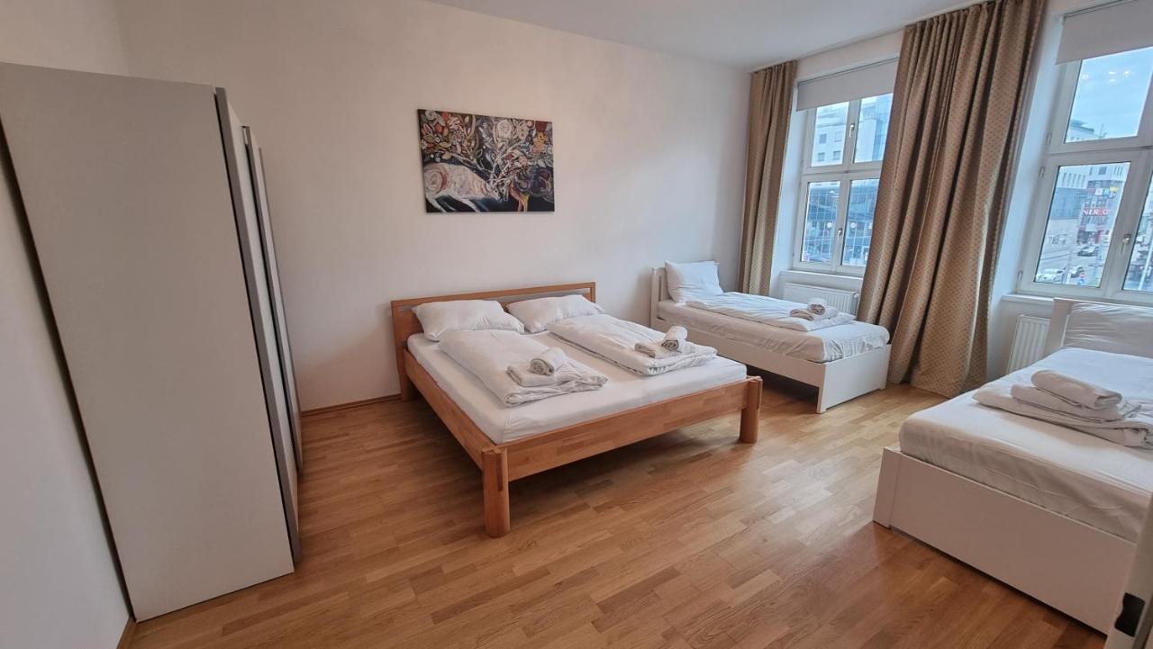 Apartment Sunny Next To Metro 1br