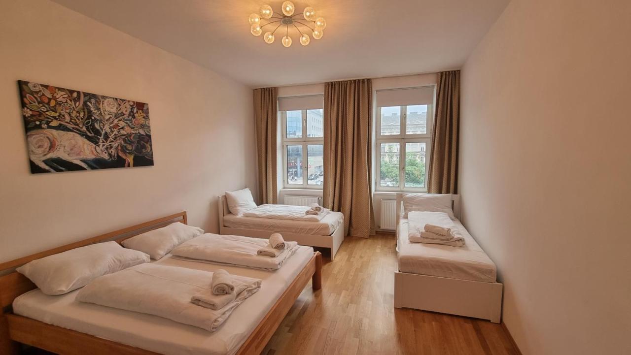 Sunny Next To Metro 1br Vienna
