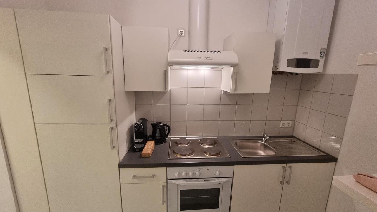 Apartment Sunny Next To Metro 1br Vienna