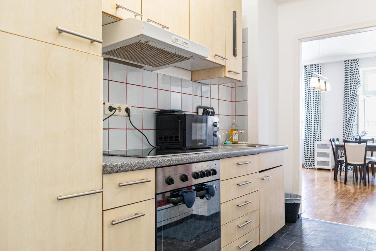 Amazing 2br Near Downtown Apartment