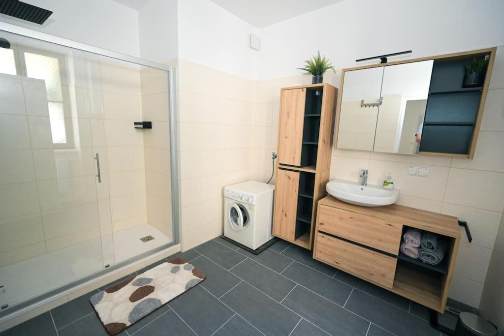 Apartment Perfect Near @ City-center *