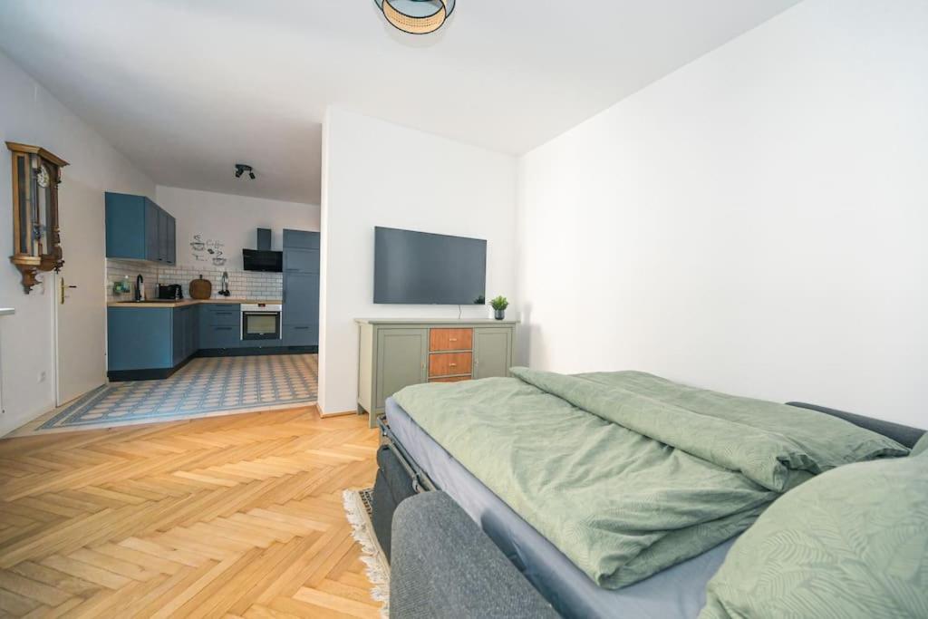 Perfect Near @ City-center Apartment *