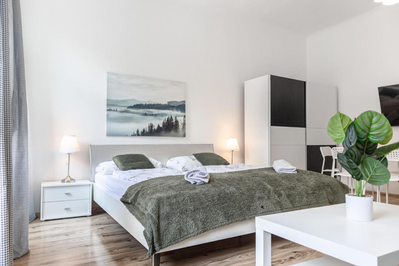 Affordable 2br Apt- Connected To The Whole *
