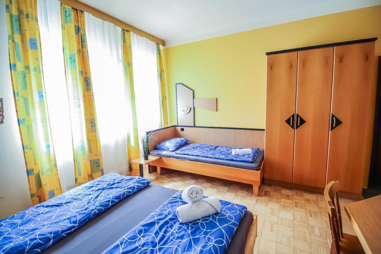 Cozy In Lively Area * Viena