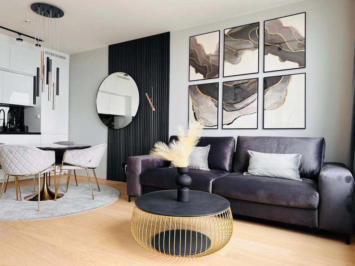 High-end Close To Metro And Uno-city With E-parking