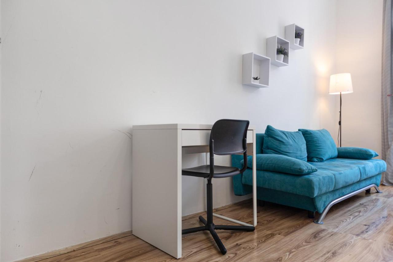 Apartment Affordable 2br Apt- Connected To The Whole *