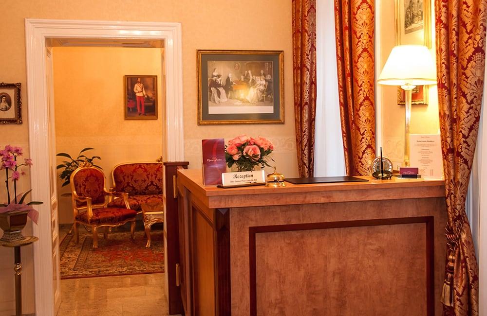 Opera I Self Check In 4* Wien