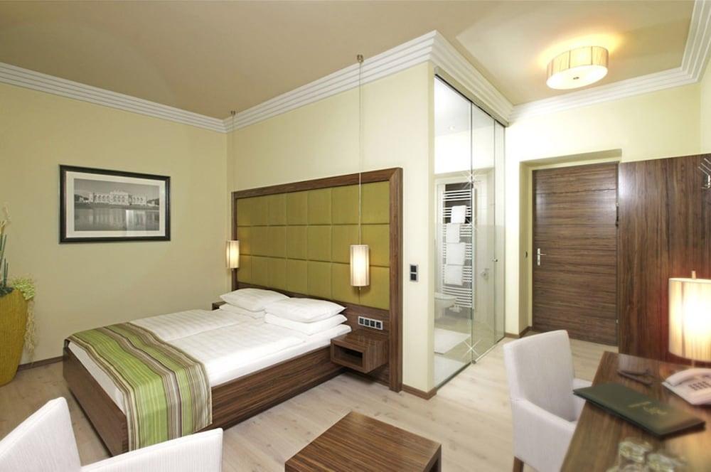 Beim Prater Hotel