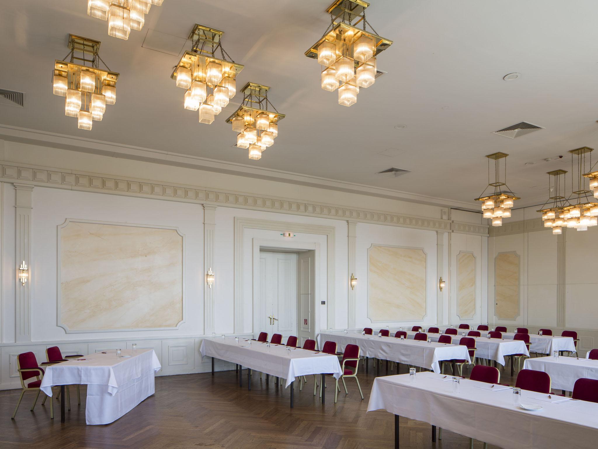 Austria Trend Schloss Wilhelminenberg Hotel 4*