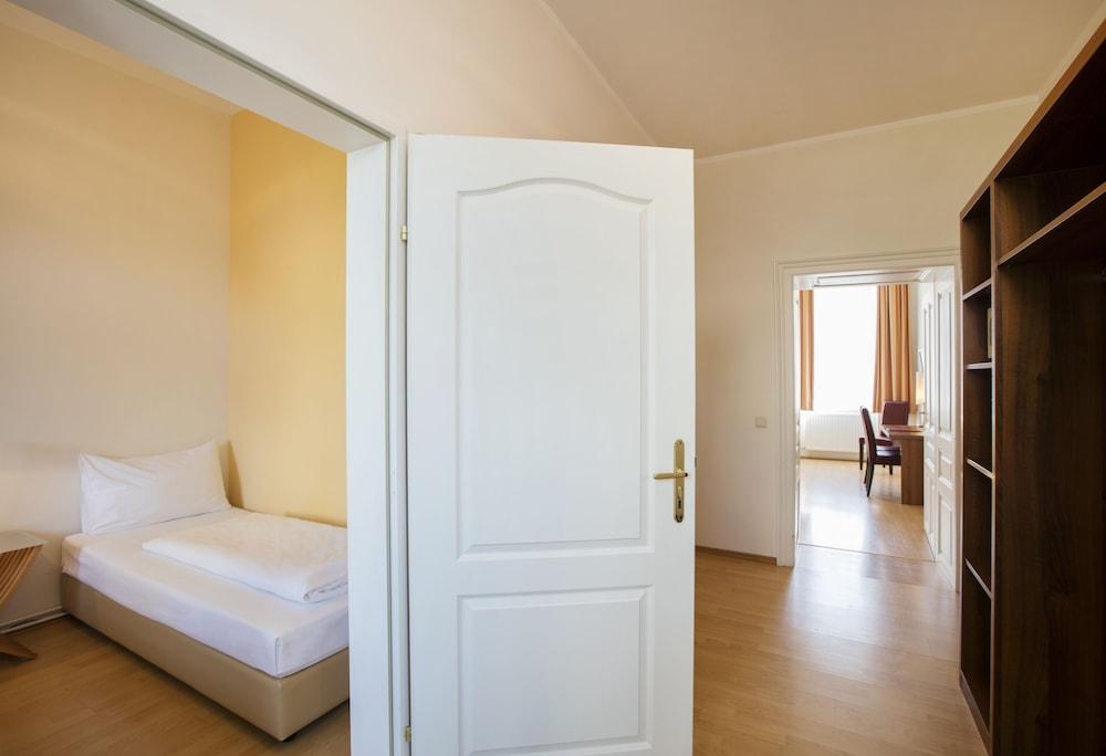 Hotel Hahn 3*