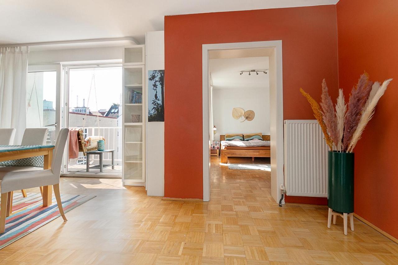 - Balkon - Workspace - Waschmaschine - U2 & U4 Apartamento Viena