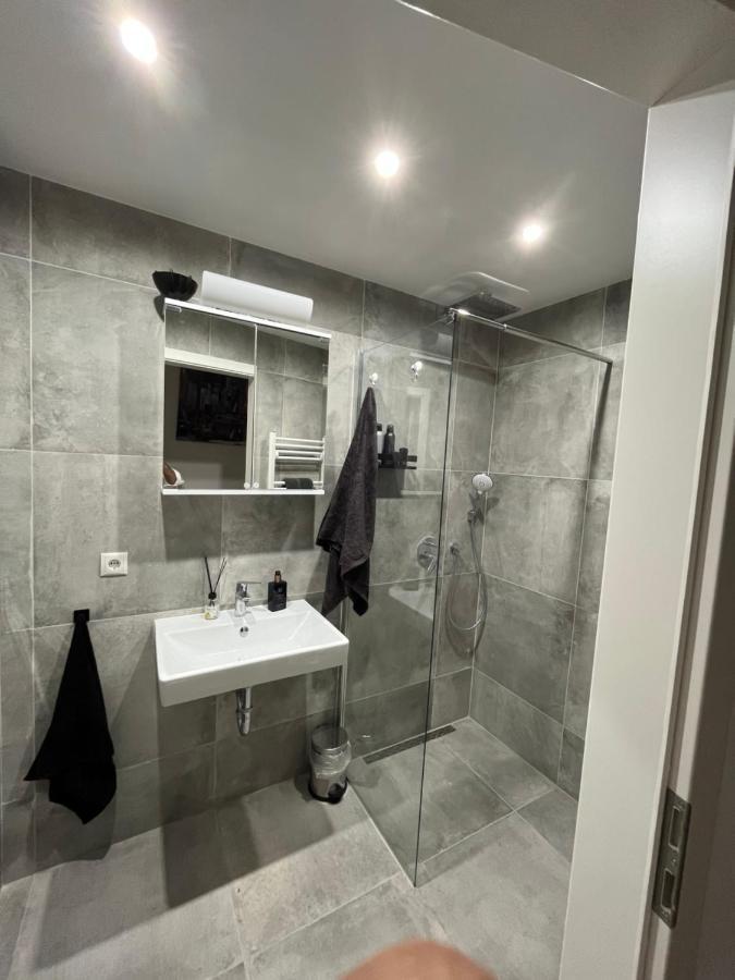 Apartment A&a Living - Best Location In !!!