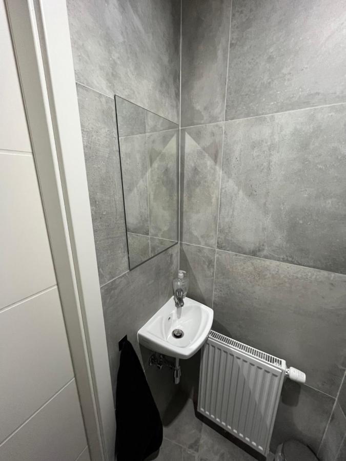 Apartment A&a Living - Best Location In !!!
