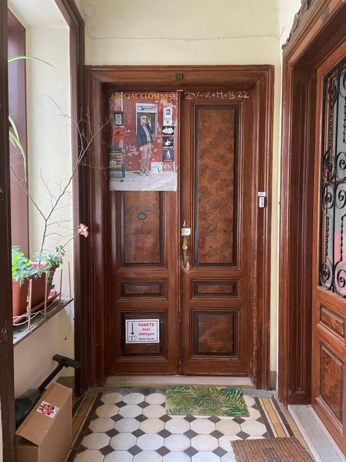 Fro-media - Streetside 2 - Community Space Homestay