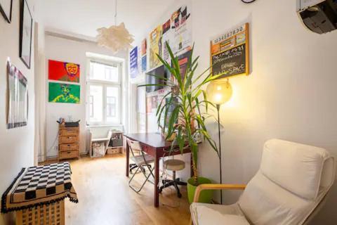 Homestay Fro-media - Streetside 2 - Community Space Vienna