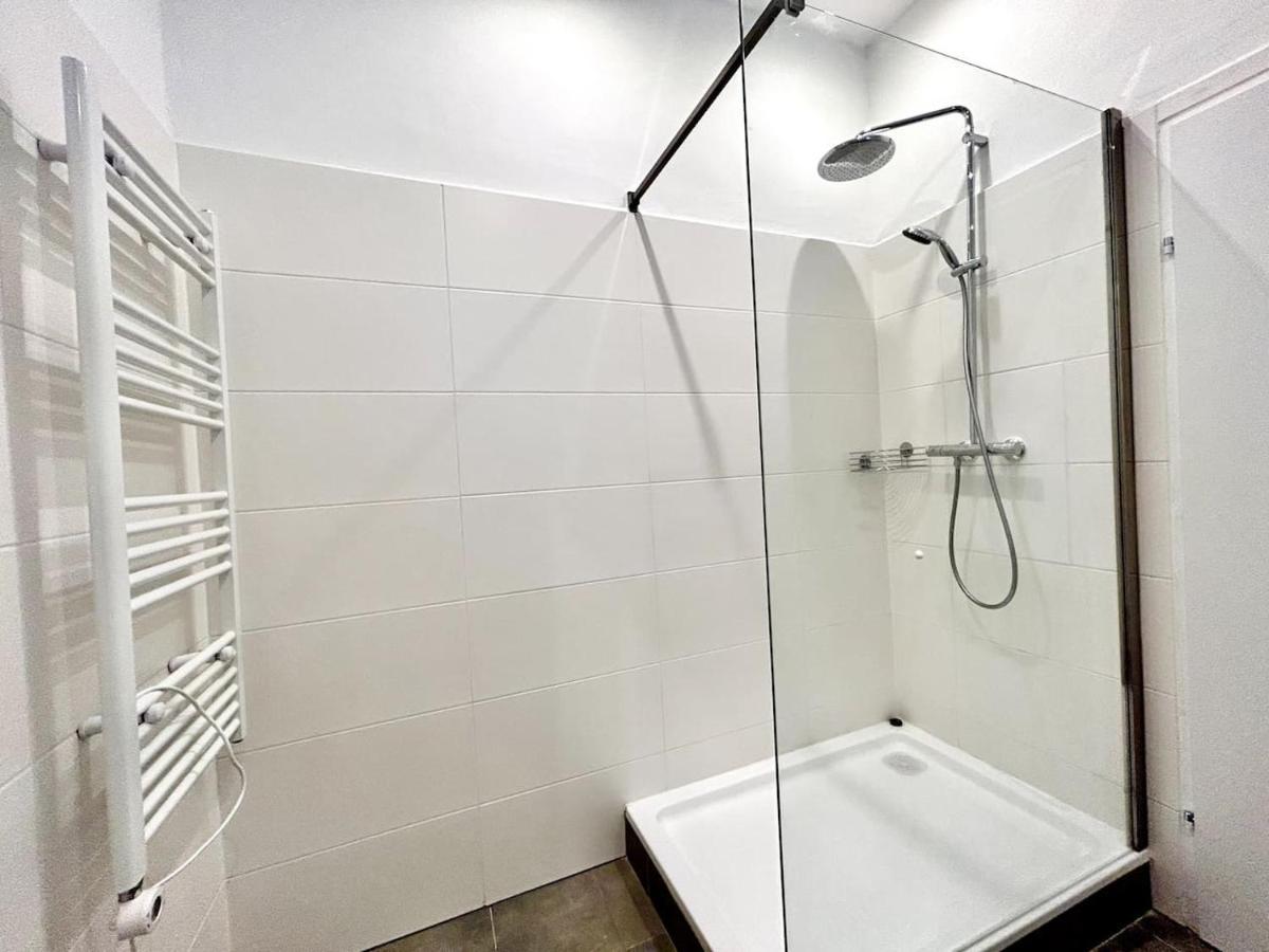 Lfg Stylish Studio Near Center *