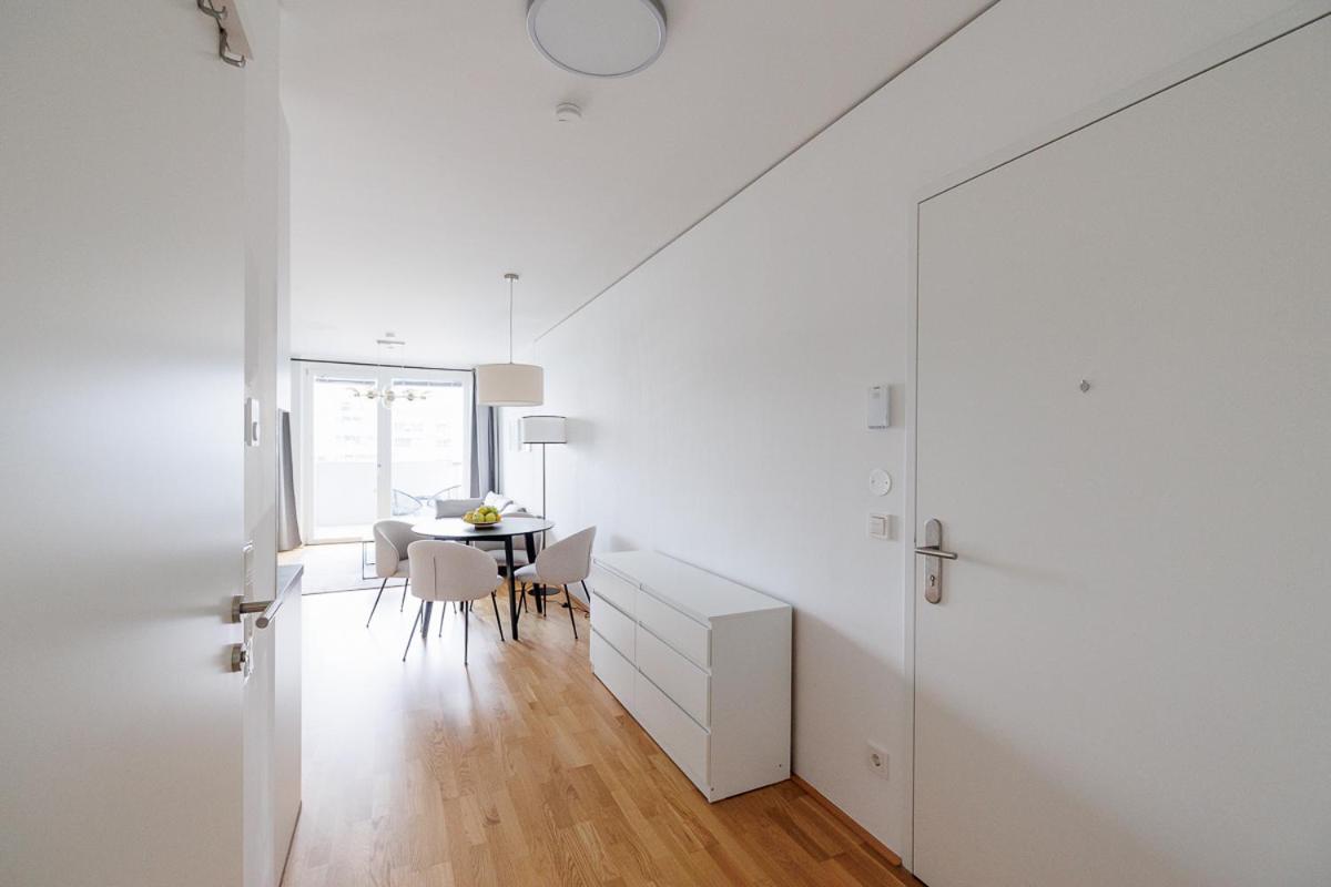 Lovely In Marina Tower - 10min To Center Apartamento Viena