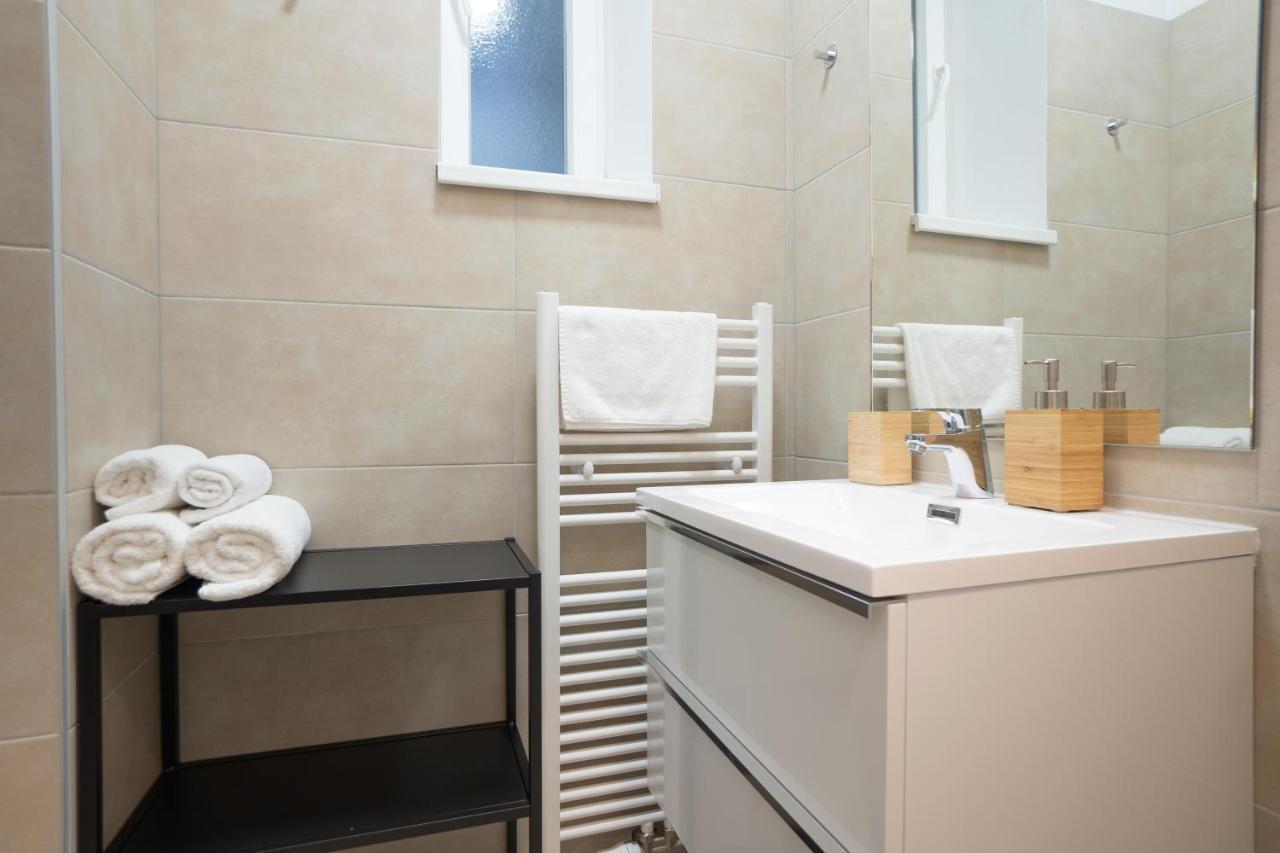 42 M2 Bright With A Terrace Apartment