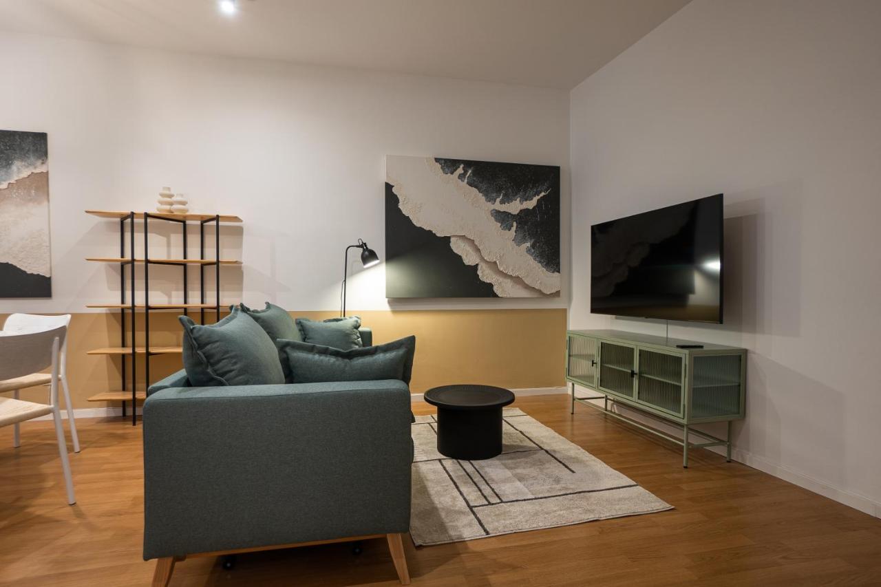 Apartment 42 M2 Bright With A Terrace *