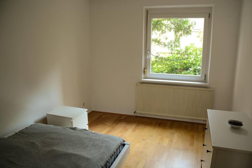 With Garden View In 1170 Apartment *