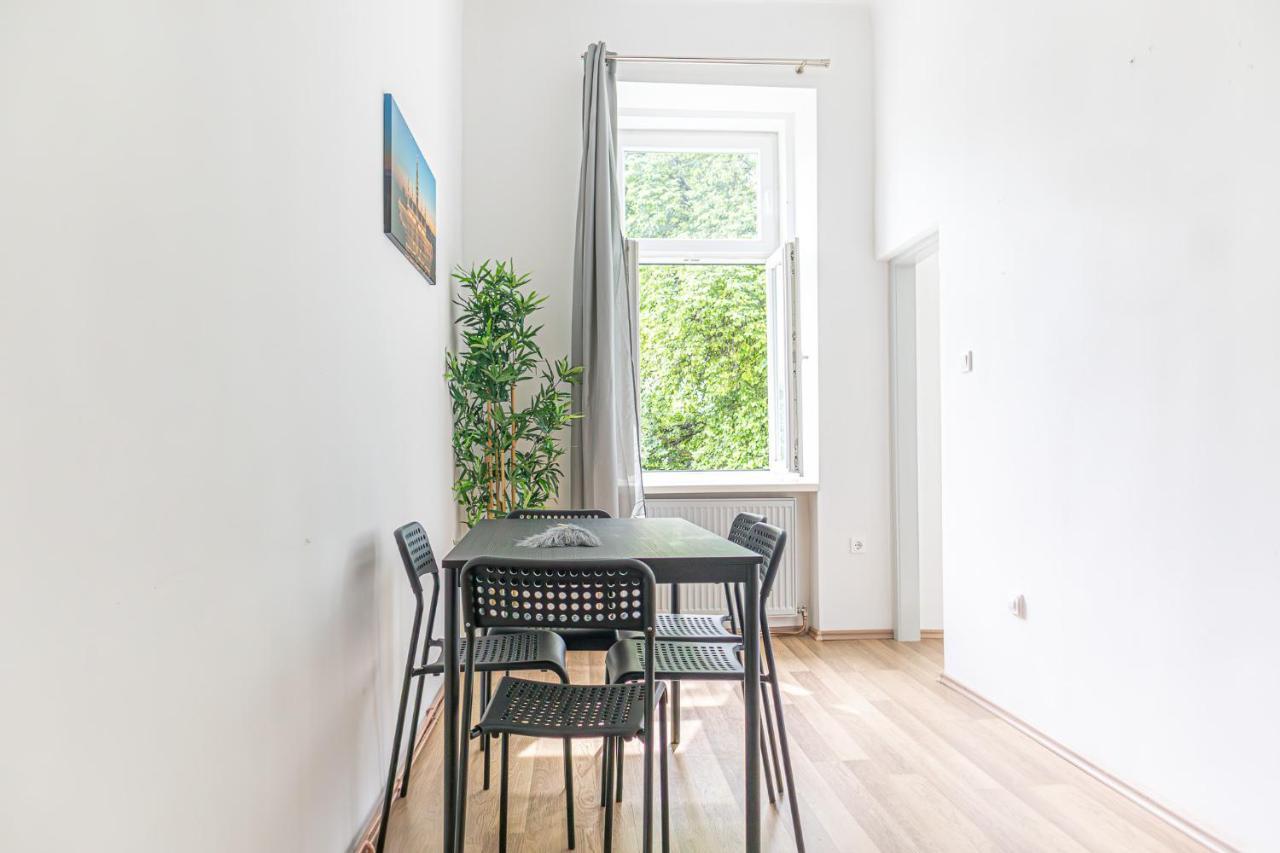 Apartment Stunning 2br Comfortable Design/great Location Vienna