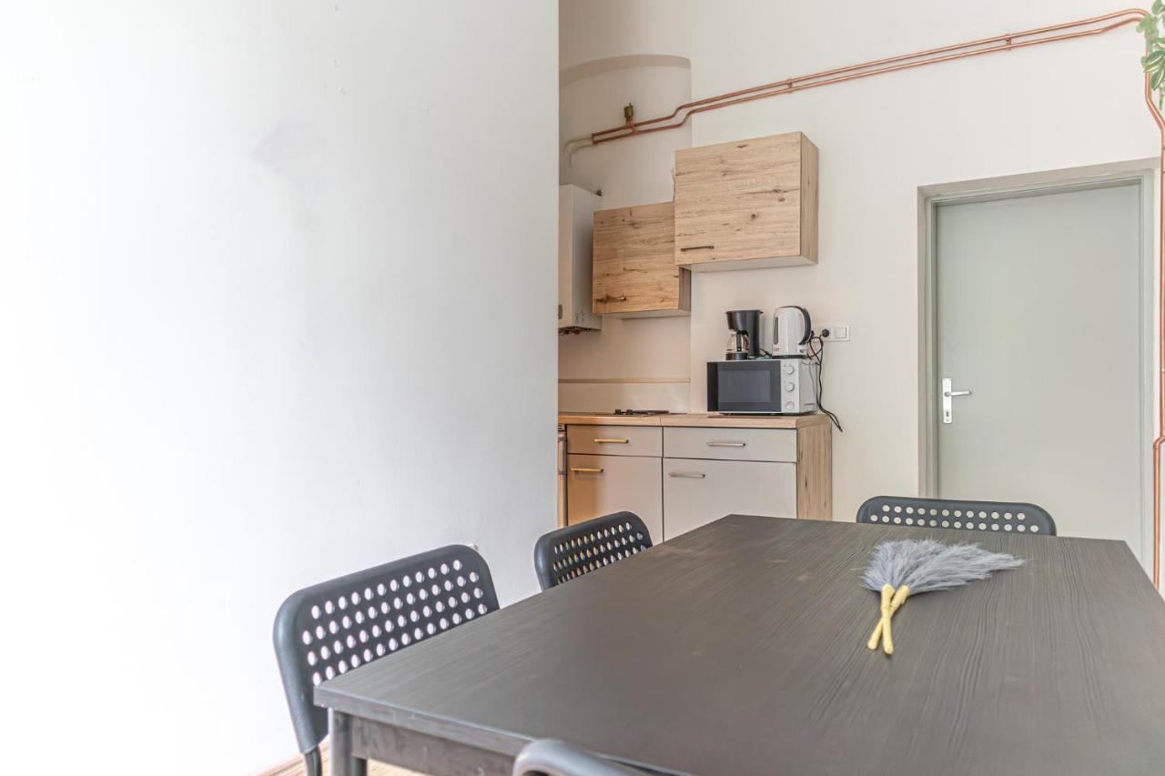Stunning 2br Comfortable Design/great Location Apartment