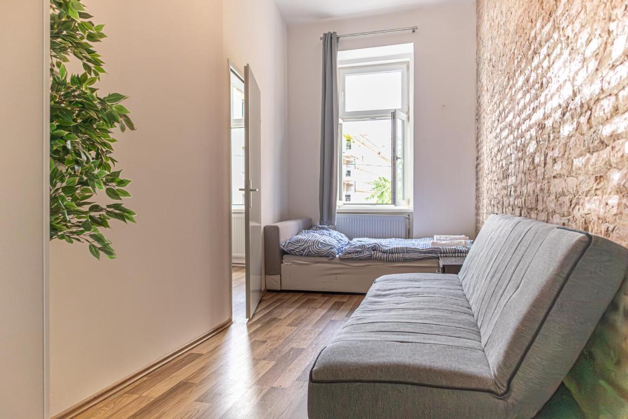 Stunning 2br Comfortable Design/great Location Wien