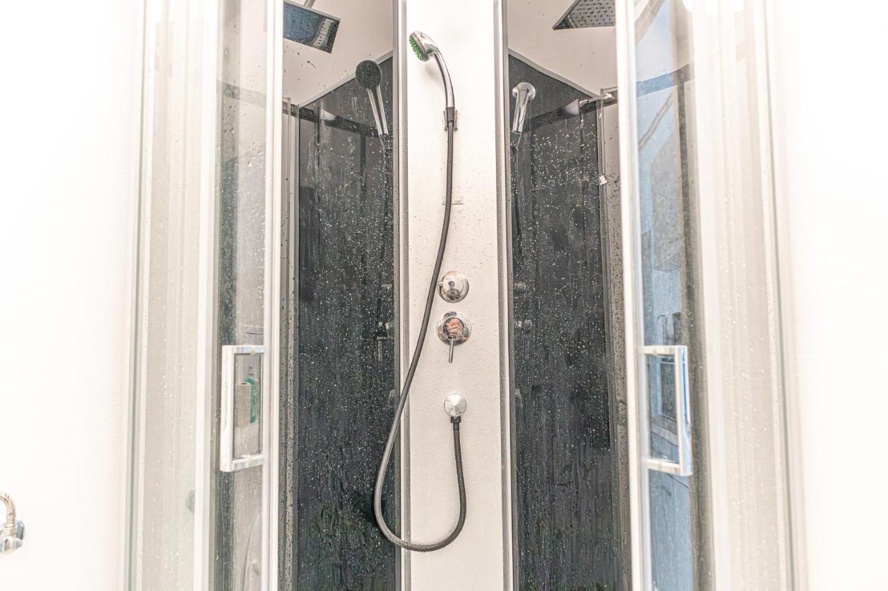 Stunning 2br Comfortable Design/great Location Wien