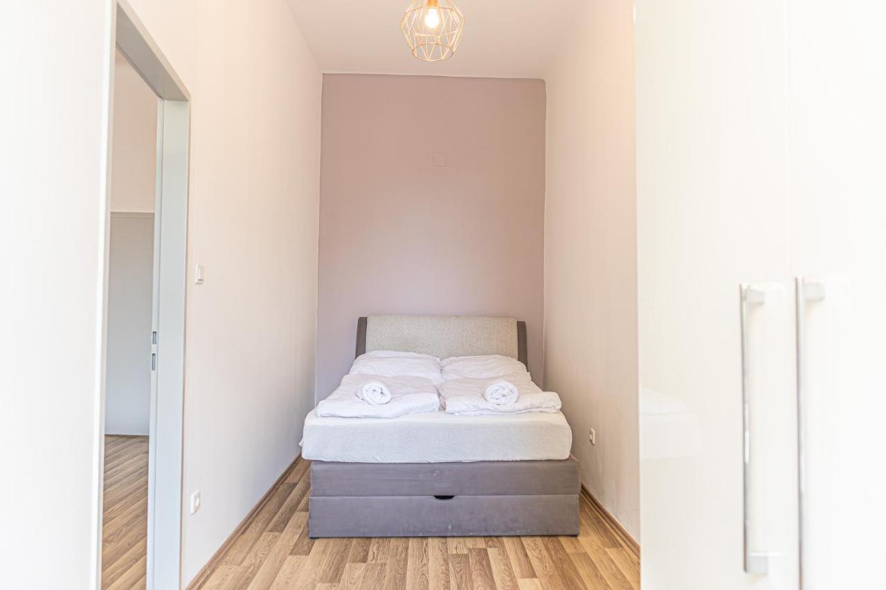 Stunning 2br Comfortable Design/great Location Wien