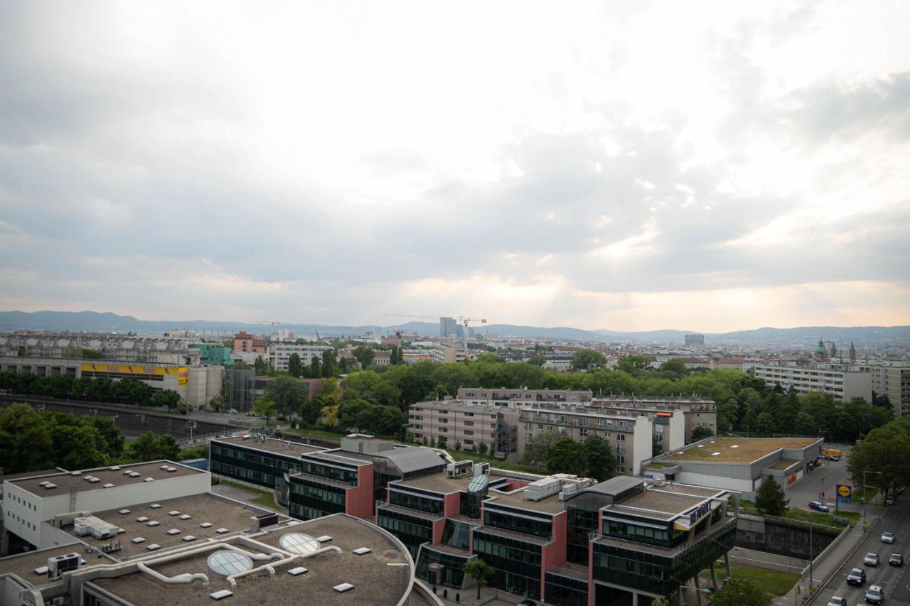 Restify10 - Skyline View - Fitness - Garge - Modern *